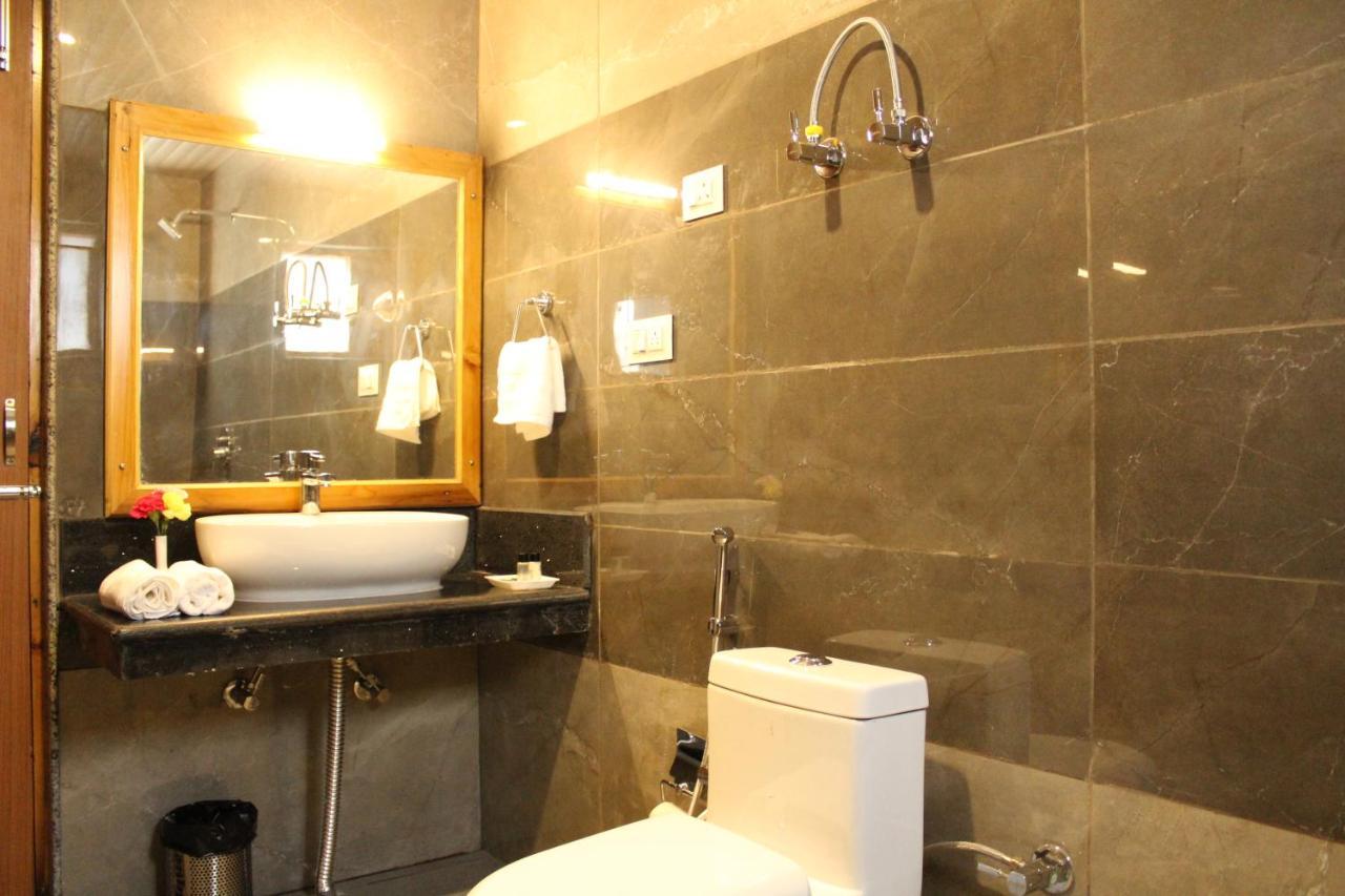 Vaibhav Regency Hotel Manali  Ngoại thất bức ảnh