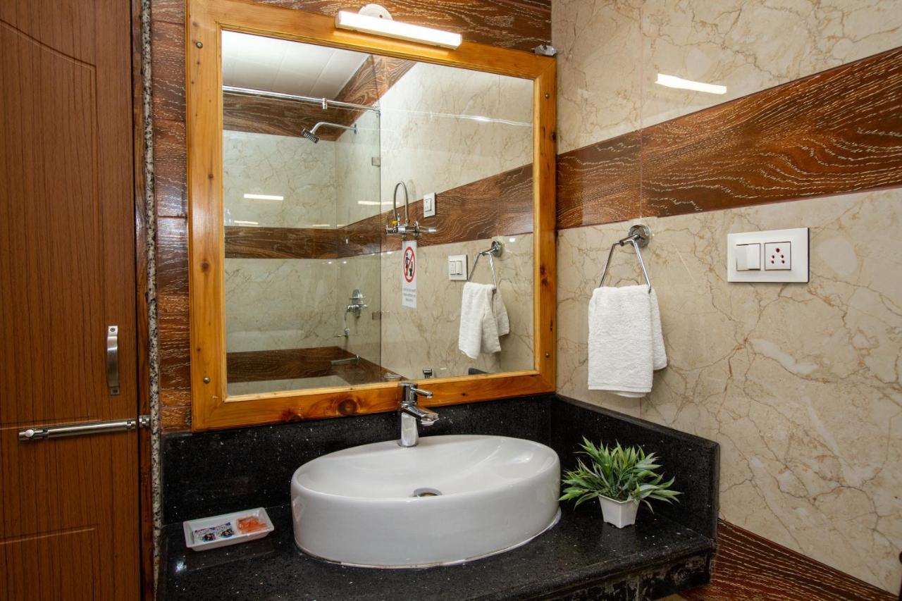 Vaibhav Regency Hotel Manali  Ngoại thất bức ảnh