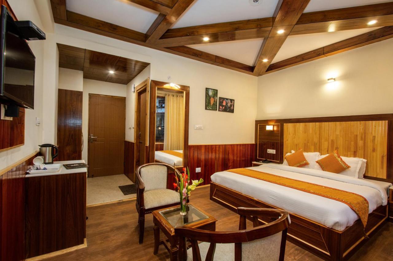 Vaibhav Regency Hotel Manali  Ngoại thất bức ảnh